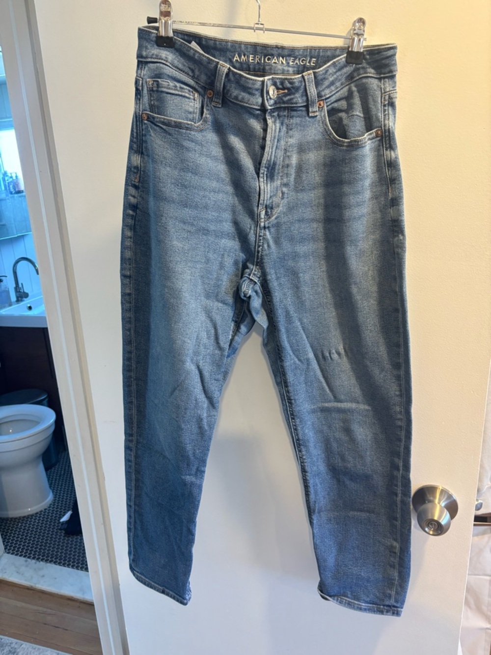 American Eagle Outfitters Women’s Light Blue Slim Straight Jeans